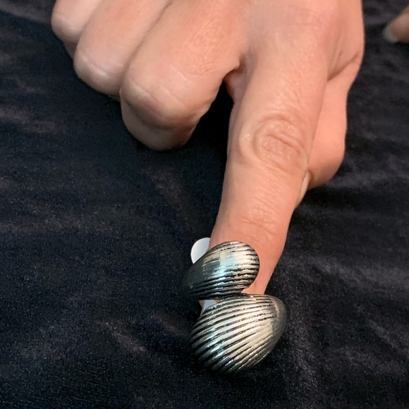 Silver double shell ring - Picture 2 of 2